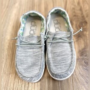 HEY DUDE YOUTH WENDY - STRETCH PEARL RIVER Size Y3-L4 EUC